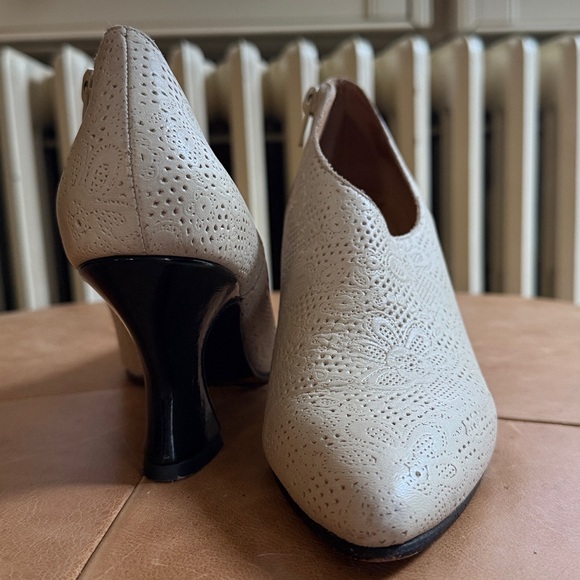 John Fluevog Shoes - JOHN FLUVOG super cute booties 6.5